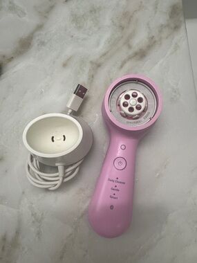 Clarisonic Pink Facial Cleansing Device with Charging Dock